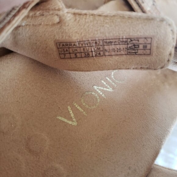 White vioni  sandle size 7 - Picture 3 of 7